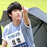 <b>덩치</b>는 크지만 귀여운 남자 아이돌