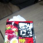 <b>틈새</b>라면 벌레라면?(혐짤주의)