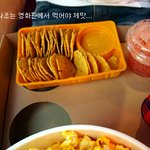 영화관에 오면 빠질 수 없는 필수 <b>간식들</b>!