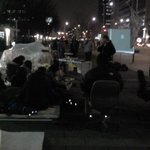 여의도 점령하라!! 대학생에게 후원금 건네는 사회<b>당원</b>