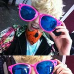 ▶<b>b.a.p</b> 막내 젤로, 커다란 안경 쓰고 귀요미 인증 '15세의...