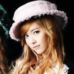 자주 못 봐서 낯설기만 한 <b>제시카</b>의 오른얼굴