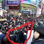▶▶▶25일 <b>명동</b> 유니클로 앞에서 프리허그 하신분 찾아요!!◀◀◀