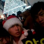 크리스마스 <b>명동</b> 노란머리산타입니다!! 여러분 도와주세요!!!!!...