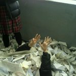 ☆★☆★뒷북종결주의)사진有교실에 종이배가 쌓였어요!!☆★☆★