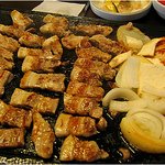 용산이나 안양쪽에 미쿡사람이랑 갈만한 식당있나요?