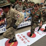 촛불시위와 비교되는 친일파 <b>수구</b>꼴통들의 시위장면