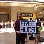 프리허그를 하실 때 잘 알아보고 취지대로 하셨으면 좋겠어요.