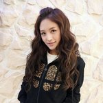 한겨울에 핫팬츠만 입은 재경... 부럽다 부러워
