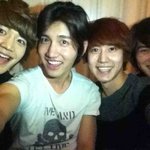 몰랐는데 의외로 발 넓은 것 같은 <b>규현</b>