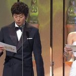 넓은 어깨의 손담비, 남다른 어깨의 소유자?