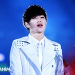 눈에 별을 박아 놓았나... 반짝 거리는 엘의 눈동자