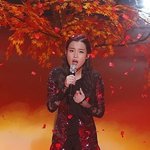 하다못해 삐져나온 잔머리도 사랑스러운 아이유