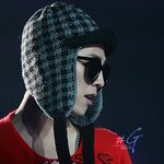 <b>이</b> <b>모자</b> 뭐지