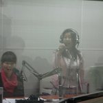 <b>리라</b> 의 라디오 방송 라이브 모습