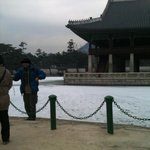 국보224 경복궁경회루에서 담배피는 중국인들 너무하네요!!!