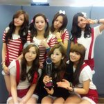 데뷔 하고 처음 1위한 에이핑크ㅋㅋ <b>눈물</b> 펑펑펑