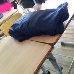 체육복 <b>입지</b>마세요 책에 양보하세요~