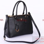 <b>프라다</b> 짭을 살것인가...마이클코어스가방을 살것인가..골라주세요...