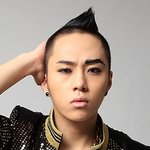 다양한 머리 스타일을 <b>시도</b>하는 비스트 용준형