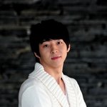 <b>박유환</b>은 머리가 작은거냐 목이 굵은거냐