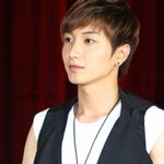 <b>반듯</b>하게 생긴 외모의 아이돌들