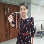 얼굴이 진짜 작은 최정원.. 텀블러 만해...