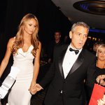 18살 연하 여친 스테이시 키블러와 동행한 <b>조지</b> 클루니