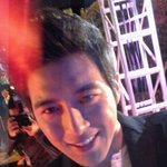 등교길에 남고앞에서 여고생 치마가 올라갔어요..