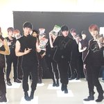 비스트 새로운 응<b>원봉</b>을 다 살 수 있나요??아니면 콘서트를 보는...