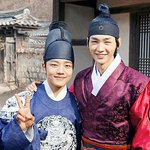 뜬금없지만