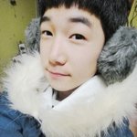 키작은<b>흔남</b> 저좀 대리고 가세요 .