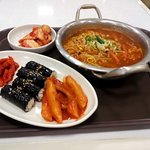 극과 극인 음식점.. !!