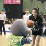 농구 시투하러 온 황우슬혜, 과연 그 결과는?