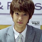 보이프렌드 영민, 초근접 사진도 문제없는 <b>투명</b>피부