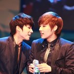 성규는 <b>앞니</b>가 너무 귀여움