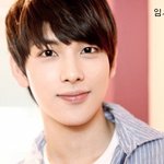 유독 잘생긴 부산 출신 남자 아이돌.jpg
