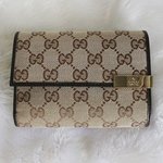 언뉘들..구찌 지갑 둘중에 어떤게 나은가용?