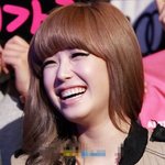 잇몸으로 웃는 <b>아이돌들</b>
