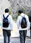 요즘 고딩들 진짜 개념을 밥말아 처먹었네 쌍코피 터지도록 쳐 맞아봐야...