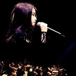 아이유, 日 쇼케이스 스페셜 영상 공개…아이 같은 일상 '사랑스러워'