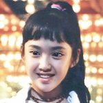 어릴 때랑 다를 게 하나도 없는 김민정의 <b>송충</b>이 눈썹