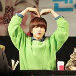 b형답게 <b>유치</b>하게싸워