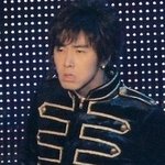 <b>표정</b>으로 노래 부르는 동방신기