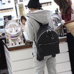 이가방 먼지 아시는<b>분요</b>.ㅠㅠ