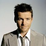 한국에서만 2000만 관객을 동원한 국민배우, 샘 워싱턴!