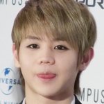 얼굴중 한곳을 보고 누군지 맞추기
