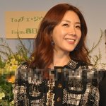 팬과 함께 하는 자리에선 늘 다정함이 뚝뚝 떨어지는 최지우