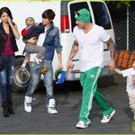 이복동생과 외출한 저스틴 <b>비버</b> 커플 꼭 부부 같음