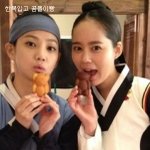 현실과 <b>사극</b>사이에 선 연예인